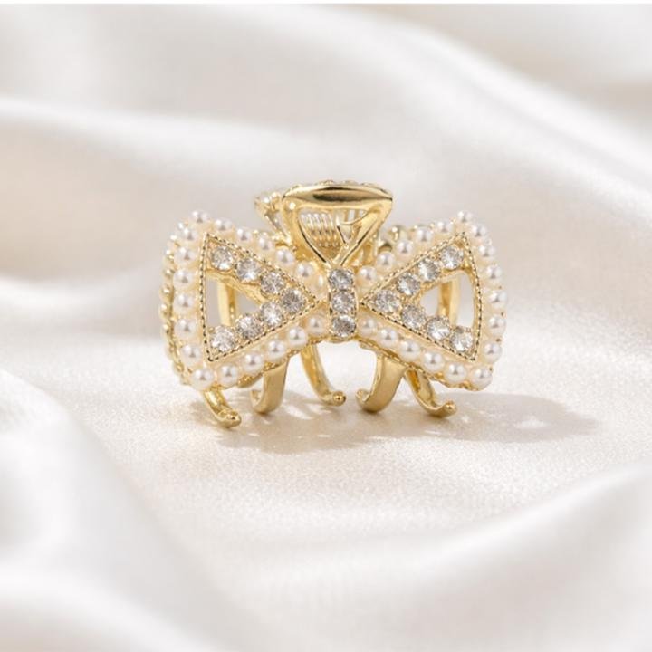 Pearl Bow Hair Clutcher