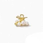 Pearl Elegance Clutcher