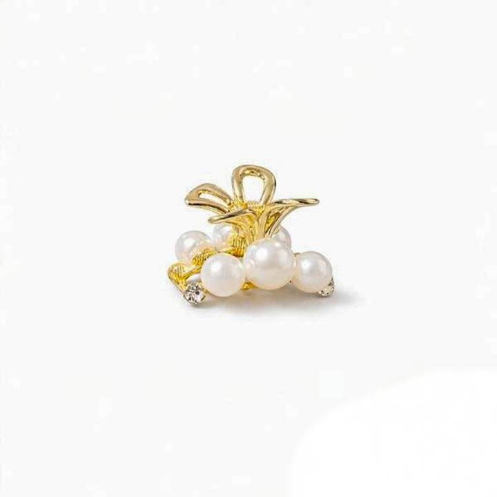 Pearl Elegance Clutcher