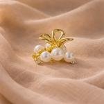 Pearl Elegance Clutcher