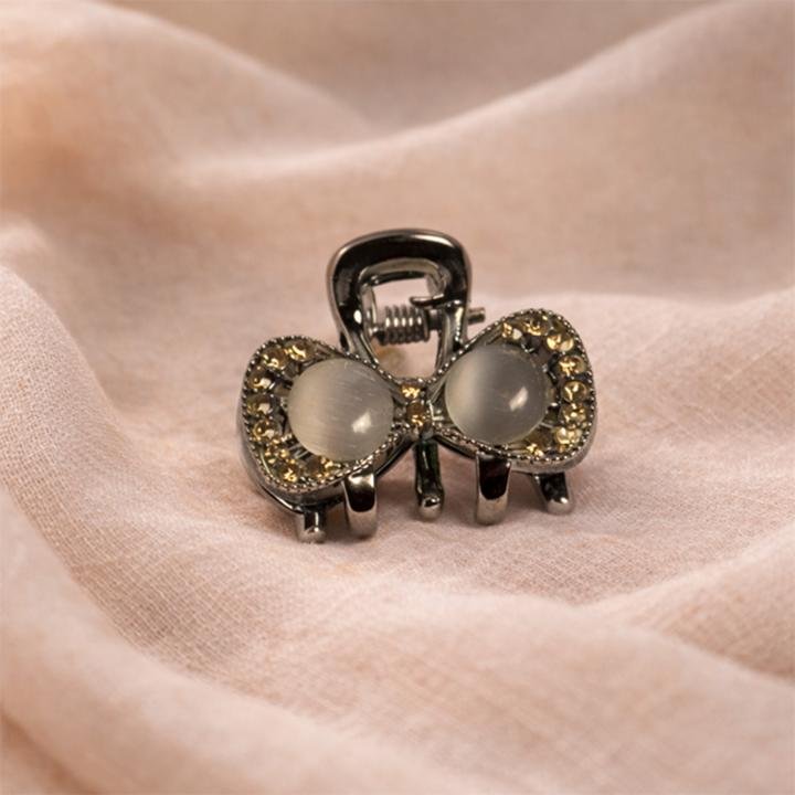 Vintage Bow Clutcher