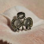 Vintage Bow Clutcher